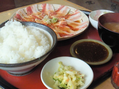 闘牛の豚カルビ定食